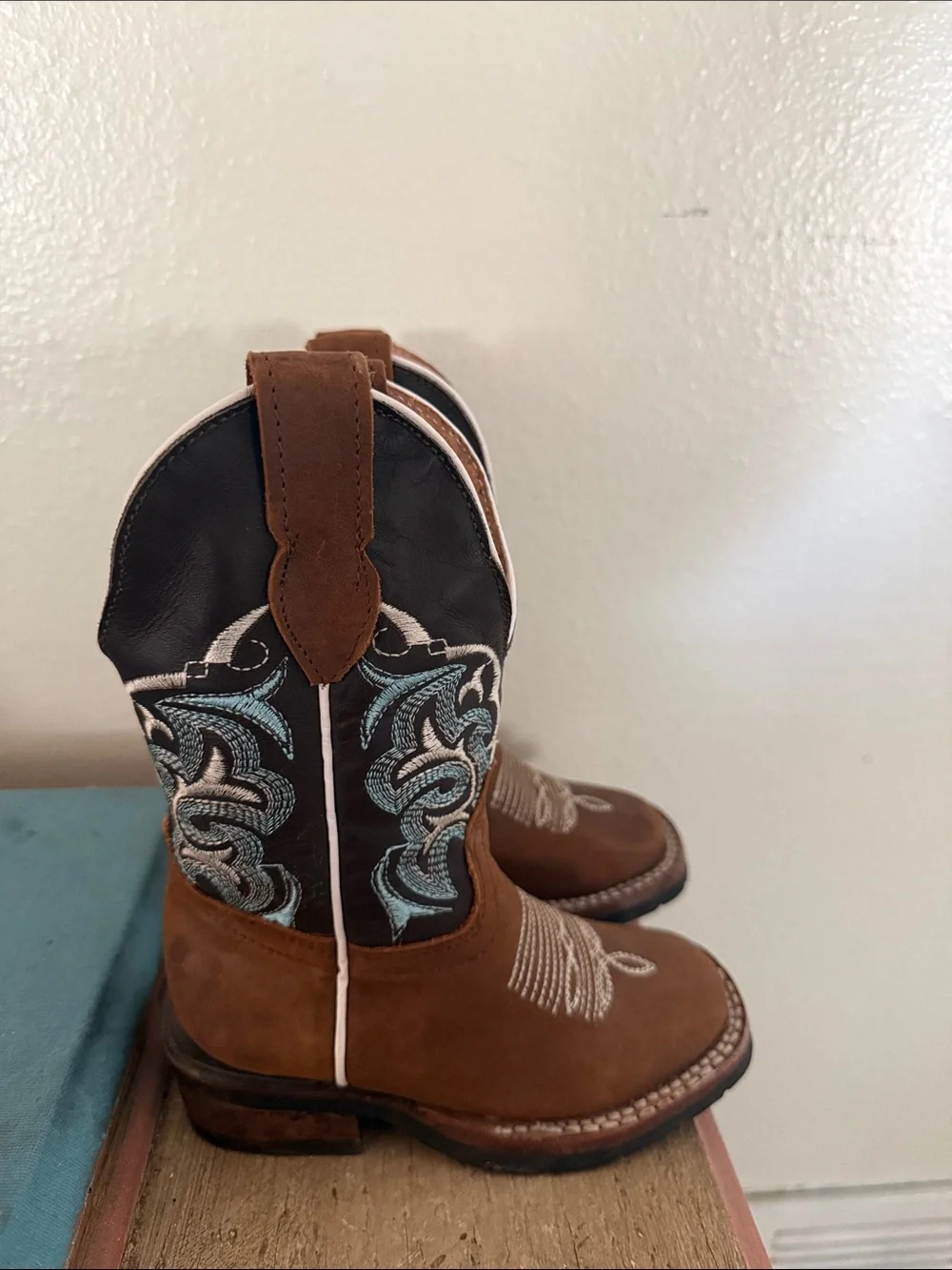 N/A cowboy boots